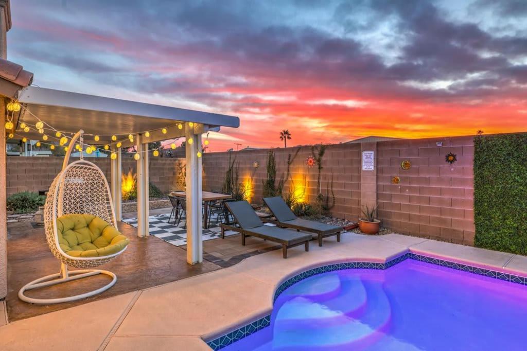 Вілла Sunset Swim - Modern Vegas Heated Pool Retreat Гендерсон Екстер'єр фото